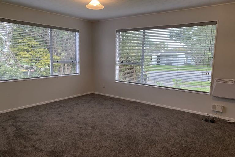 Photo of property in 2/200 Dowse Drive, Maungaraki, Lower Hutt, 5010