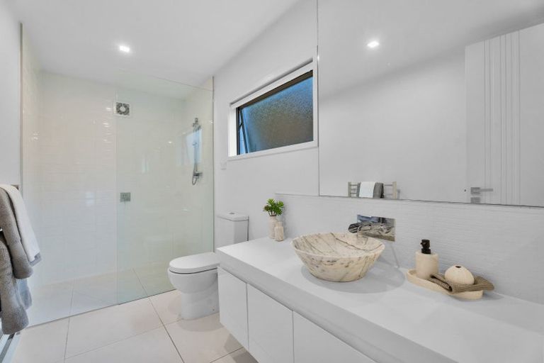 Photo of property in 1 Endymion Place, Half Moon Bay, Auckland, 2012