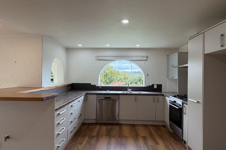 Photo of property in 2 Fallow Street, Browns Bay, Auckland, 0630