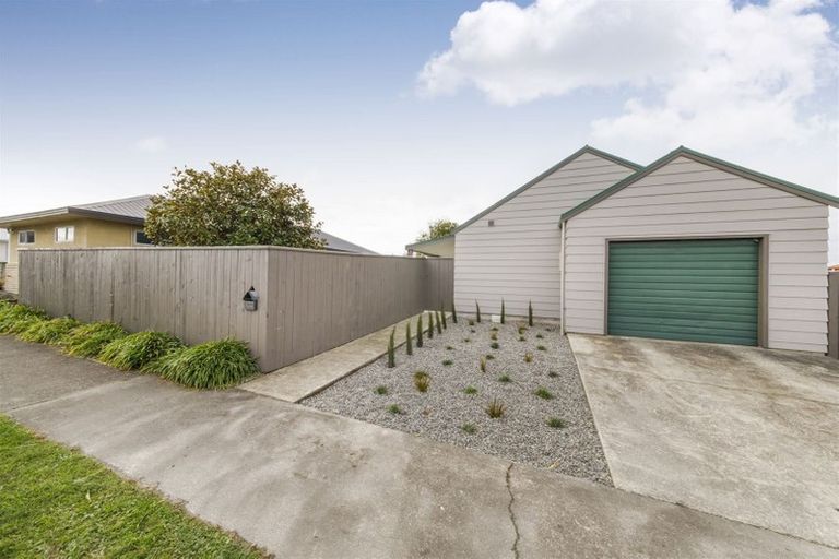 Photo of property in 102 Roberts Line, Kelvin Grove, Palmerston North, 4414