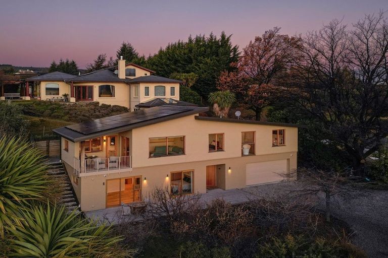 Photo of property in 337 Beacon Point Road, Wanaka, 9305