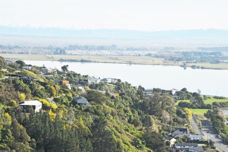 Photo of property in 8 Gazelle Lane, Redcliffs, Christchurch, 8081