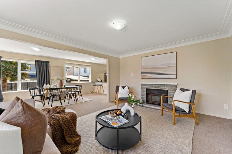 Photo of property in 24 Mackenzie Street, Te Atatu South, Auckland, 0610