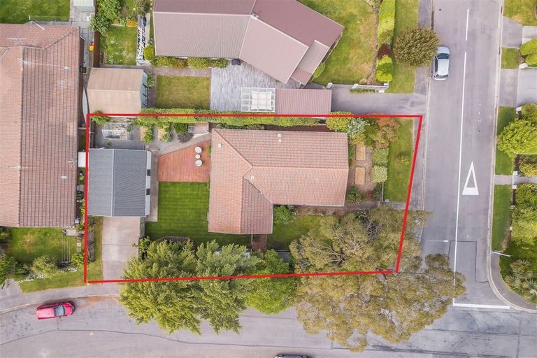 Photo of property in 28 Laing Crescent, Heathcote Valley, Christchurch, 8022