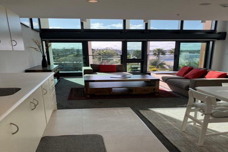 Photo of property in 1f/30 Westward Ho, Glen Eden, Auckland, 0602