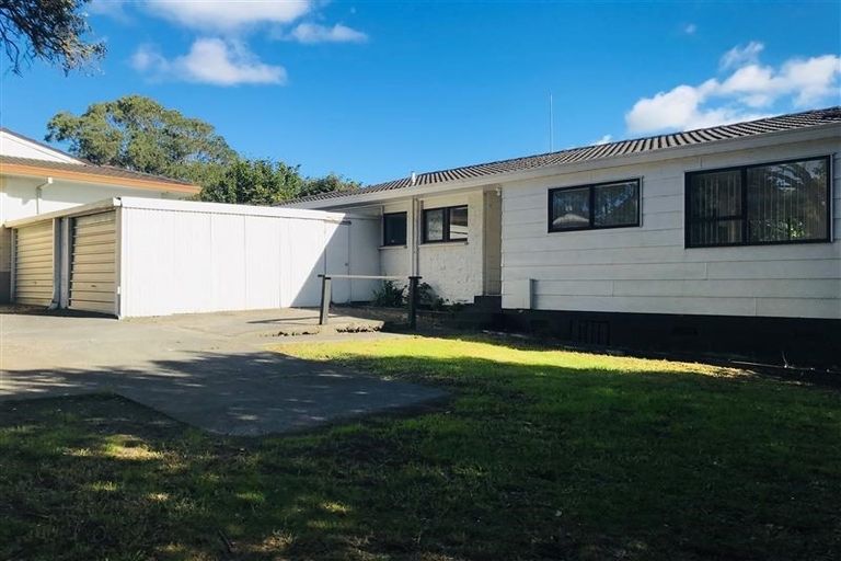 Photo of property in 2/355 Roscommon Road, Clendon Park, Auckland, 2103