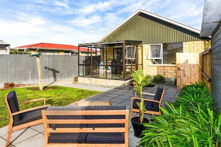 Photo of property in 15 Woodlands Place, Aranui, Christchurch, 8061