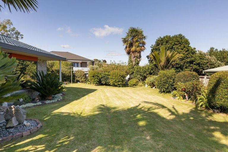 Photo of property in 16 Margaret Drive, Omokoroa, 3114