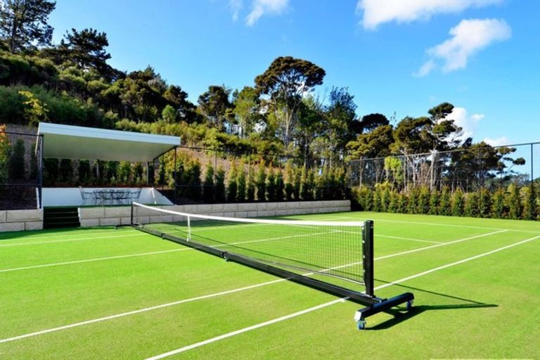 Photo of property in 255 Paremoremo Road, Paremoremo, Auckland, 0632