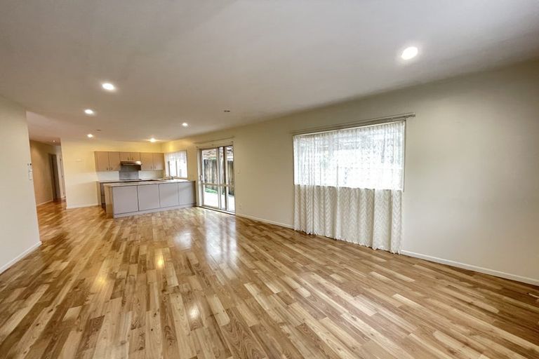 Photo of property in 14a Cypress Place, Sunnynook, Auckland, 0620