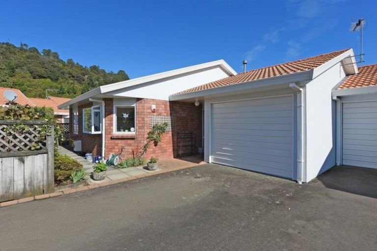 Photo of property in 1/25 Lane Street, Wallaceville, Upper Hutt, 5018