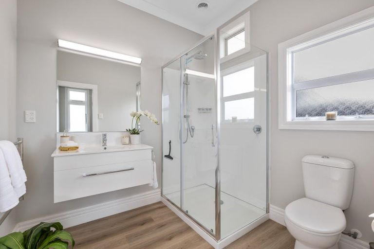 Photo of property in 56 Flint Road W, Stratford, 4332