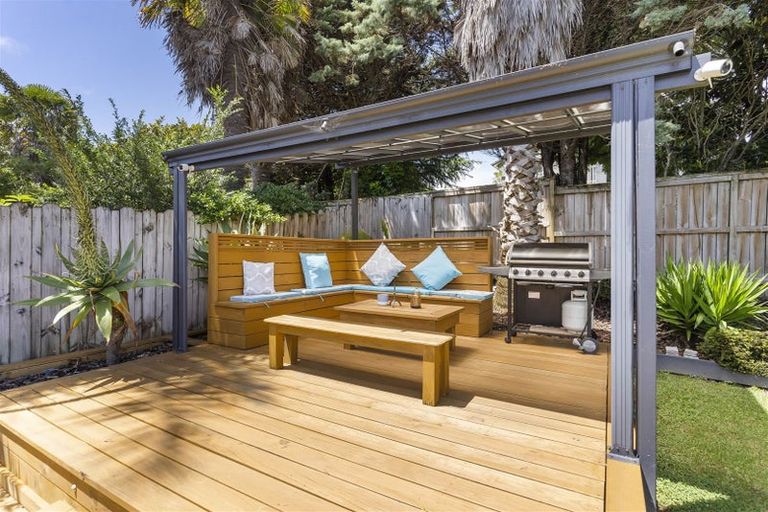 Photo of property in 24 Santa Ana Drive, Dannemora, Auckland, 2016