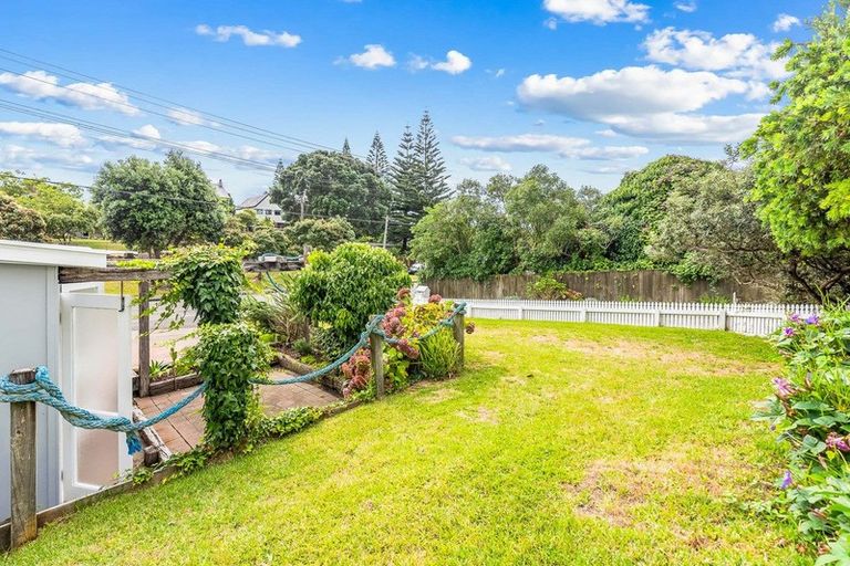 Photo of property in 6a Wharemauku Road, Raumati Beach, Paraparaumu, 5032