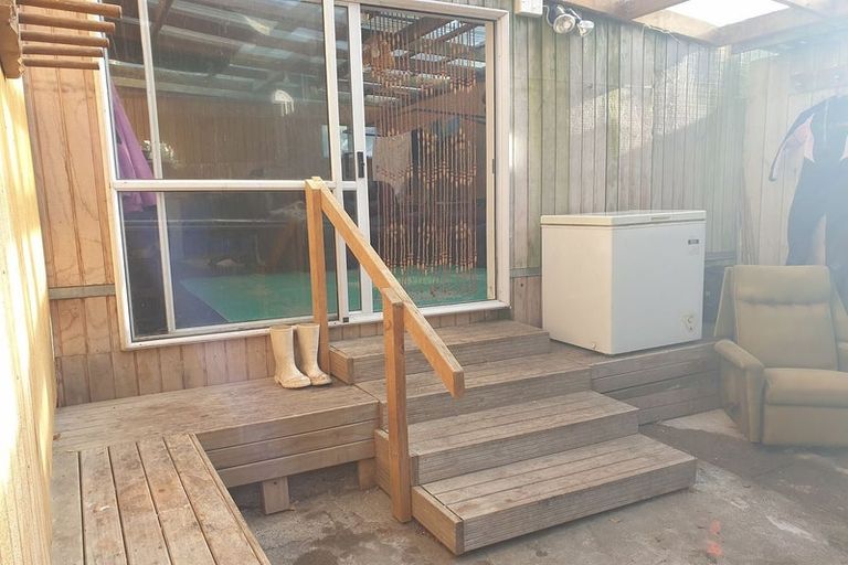 Photo of property in 58 Owhiro Bay Parade, Owhiro Bay, Wellington, 6023