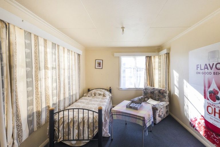 Photo of property in 28 Brightwater Terrace, Terrace End, Palmerston North, 4410