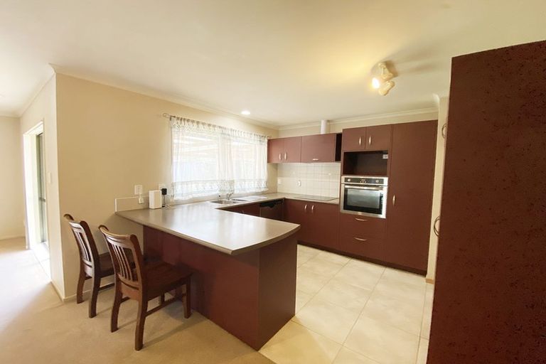 Photo of property in 21 Villino Place, Randwick Park, Auckland, 2105