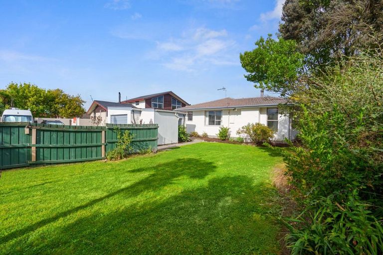 Photo of property in 16 Watson Place, Rangiora, 7400