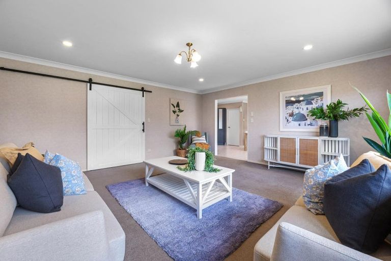 Photo of property in 11 Hinton Place, Pyes Pa, Tauranga, 3112