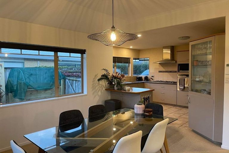 Photo of property in 37 Rosberg Place, Mount Maunganui, 3116