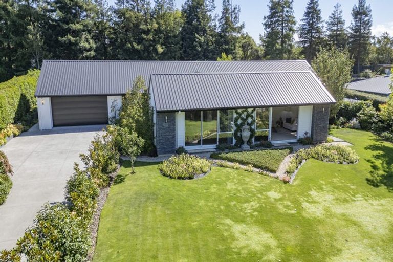 Photo of property in 72 Oakgrove Drive, Rangiora, 7400
