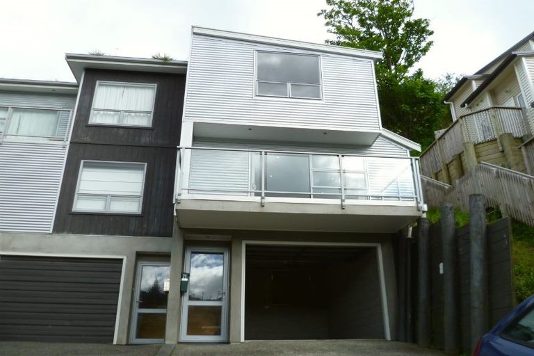 Photo of property in 23 Kopiko Way, Brooklyn, Wellington, 6021