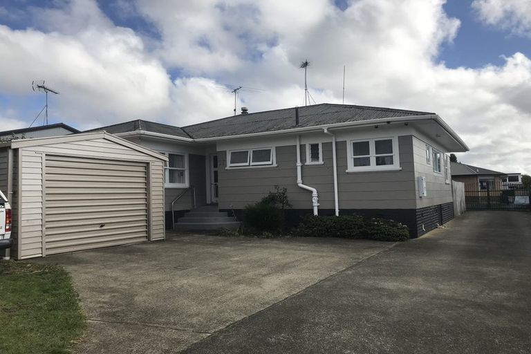 Photo of property in 17 Russell Avenue, Pukekohe, 2120