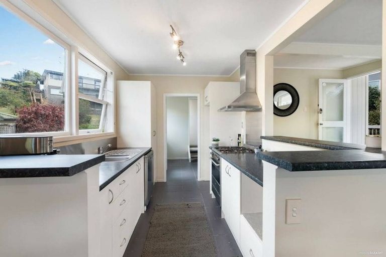 Photo of property in 1/7 Odette Road, Totara Vale, Auckland, 0629