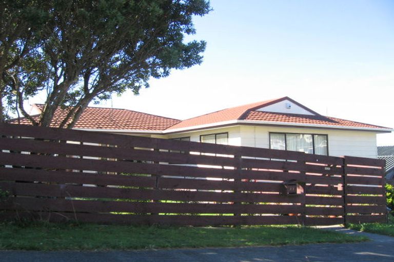 Photo of property in 22 Nalanda Crescent, Broadmeadows, Wellington, 6035