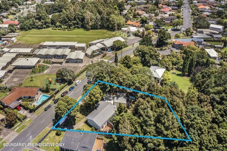 Photo of property in 70 Grande Vue Road, Hillpark, Auckland, 2102
