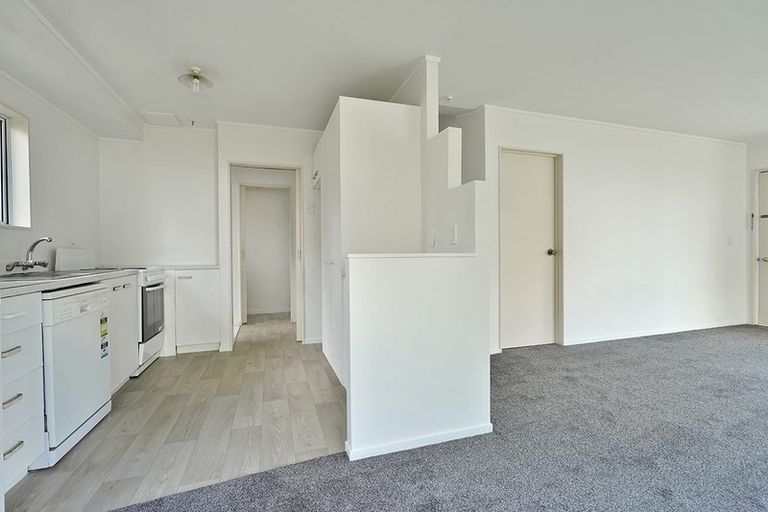 Photo of property in 6/24 Eastglen Road, Glen Eden, Auckland, 0602