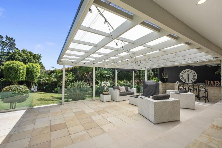 Photo of property in 12a Wainoni Heights, Greenhithe, Auckland, 0632