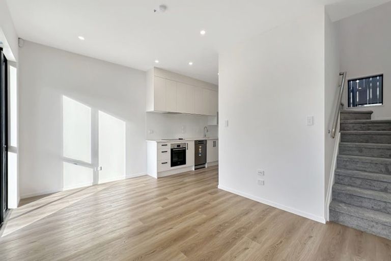 Photo of property in 8/27 Glenorchy Street, Glen Eden, Auckland, 0602