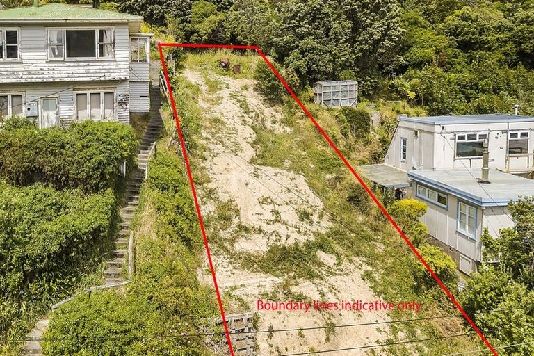 Photo of property in 30 Robertson Street, Owhiro Bay, Wellington, 6023