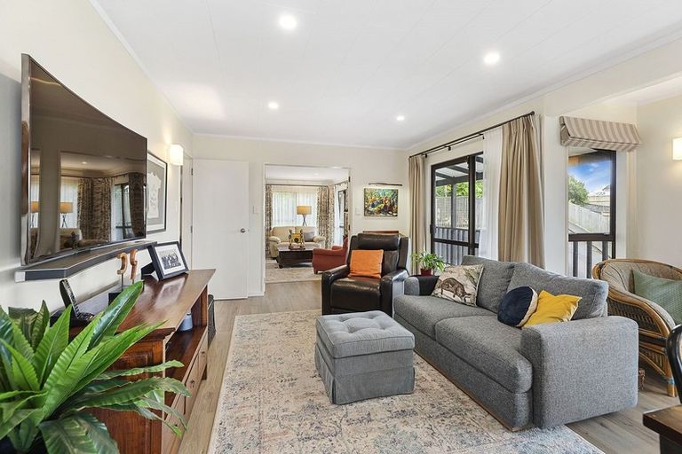 Photo of property in 14 Doon Grove, Papakowhai, Porirua, 5024