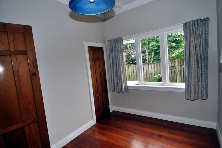 Photo of property in 37c Saxon Street, Waterview, Auckland, 1026