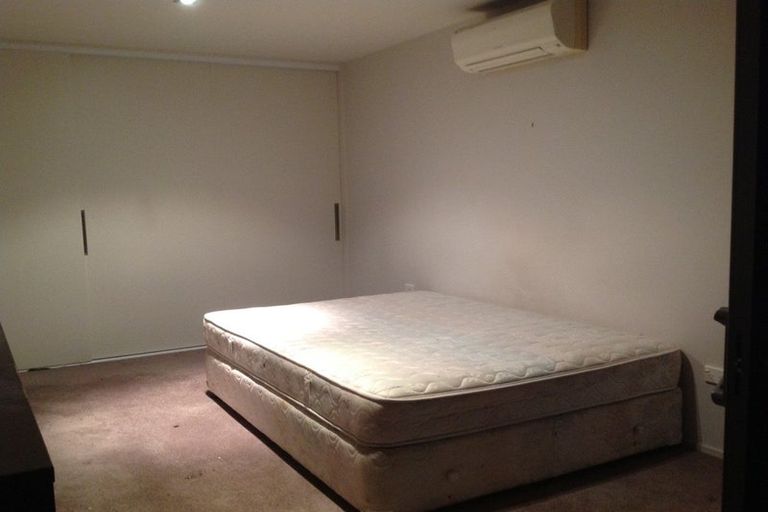 Photo of property in 71 Tamworth Crescent, Newlands, Wellington, 6037