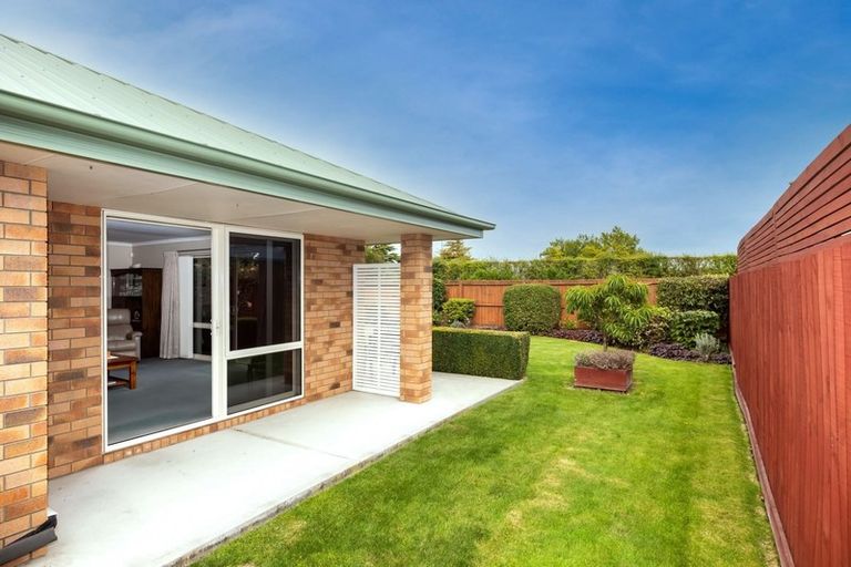 Photo of property in 12 Country Lane, Rangiora, 7400