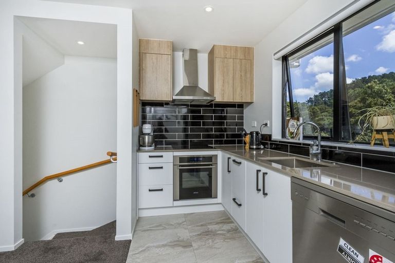 Photo of property in 70 Makamaka Lane, Albany Heights, Auckland, 0632