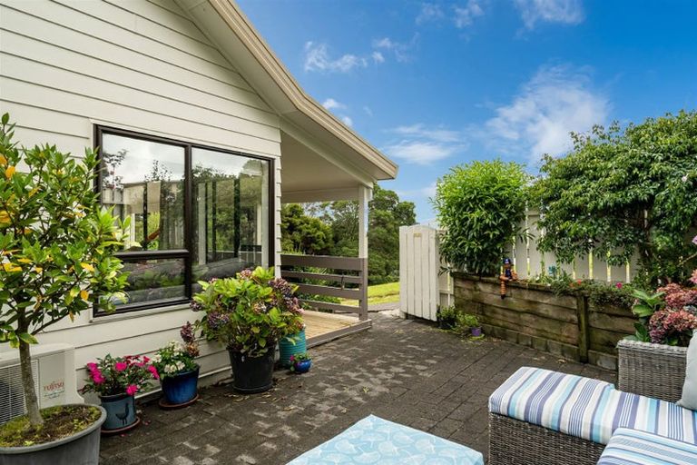 Photo of property in 3 Emery Grove, Bayview, Auckland, 0629