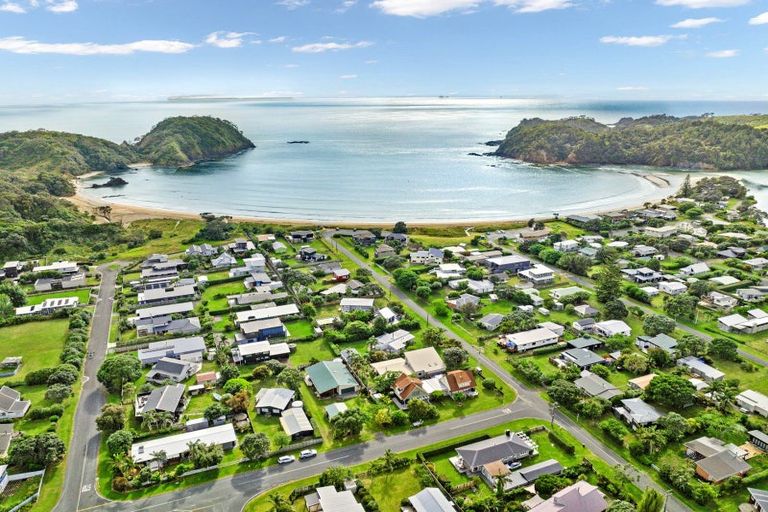 Photo of property in 4 Ringer Avenue, Matapouri, Whangarei, 0173