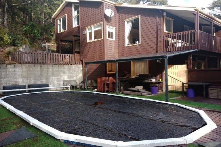 Photo of property in 7b Tiniroa Grove, Silverstream, Upper Hutt, 5019