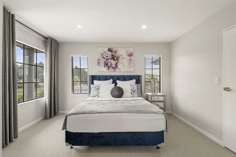 Photo of property in 6 Fairchild Avenue, Goodwood Heights, Auckland, 2105