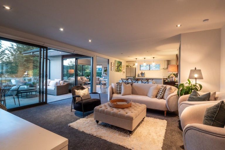 Photo of property in 2 Aberdare Court, Jacks Point, Queenstown, 9371