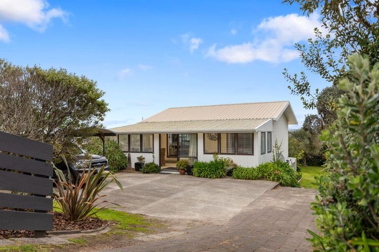 Photo of property in 240 Pukehina Parade, Pukehina, Te Puke, 3189
