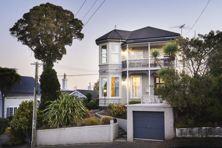 Photo of property in 101 Eglinton Road, Mornington, Dunedin, 9011
