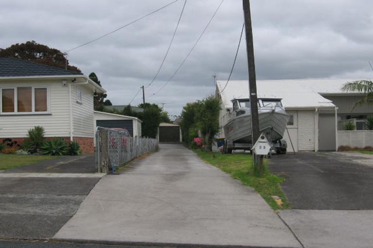 Photo of property in 22 Tiri Tiri Road, Birkdale, Auckland, 0626