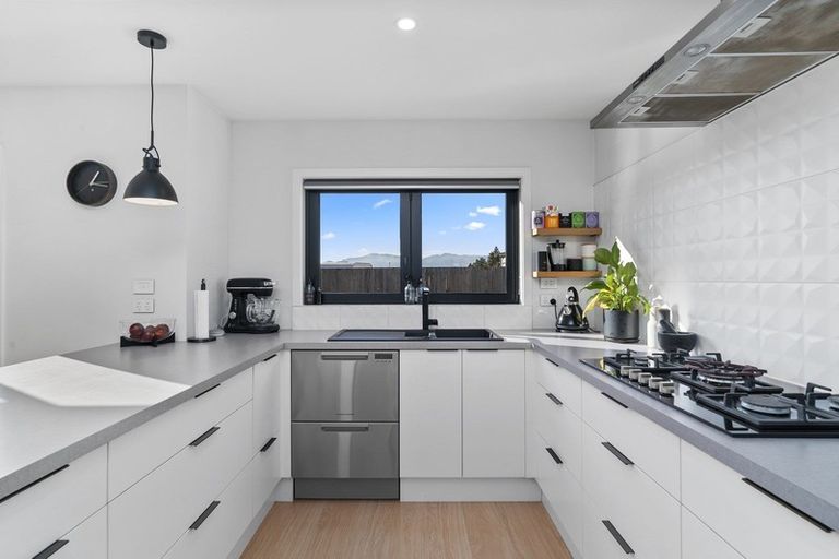 Photo of property in 12 Kingfisher Crescent, Albert Town, Wanaka, 9305