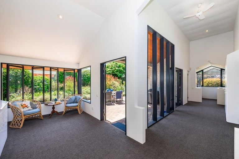 Photo of property in 11 Walnut Grove, Waikanae, 5036