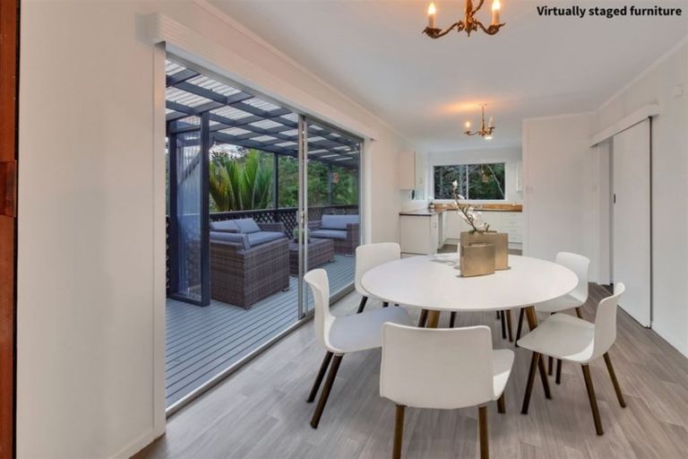 Photo of property in 49 Roberts Road, Matakatia, Whangaparaoa, 0930